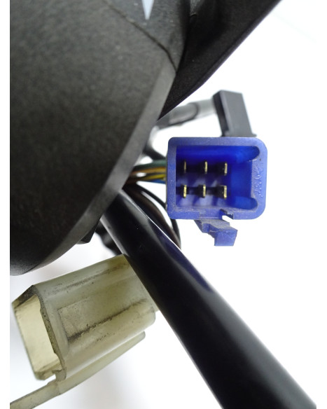 Yamaha YZF1000R Thunderace, omkopplare vänster