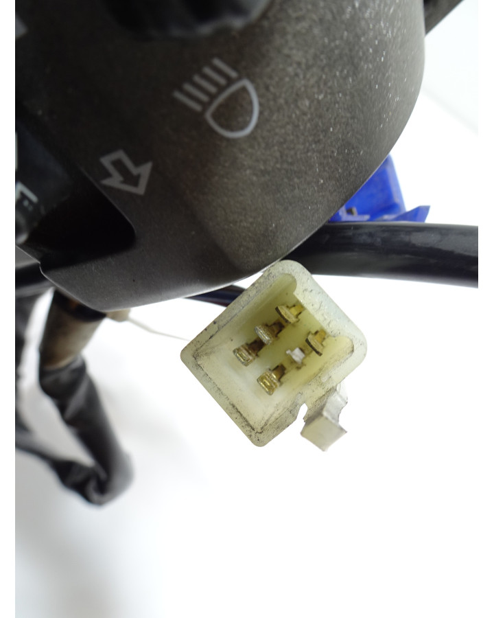 Yamaha YZF1000R Thunderace, omkopplare vänster