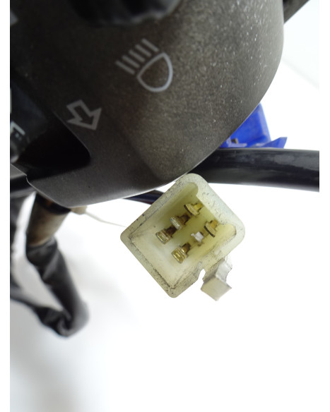 Yamaha YZF1000R Thunderace, omkopplare vänster