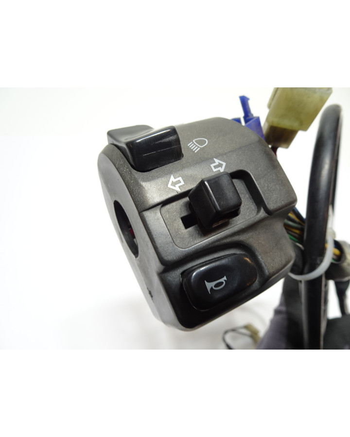 Yamaha YZF1000R Thunderace, omkopplare vänster