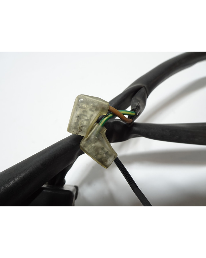 Yamaha YZF1000R Thunderace, omkopplare höger