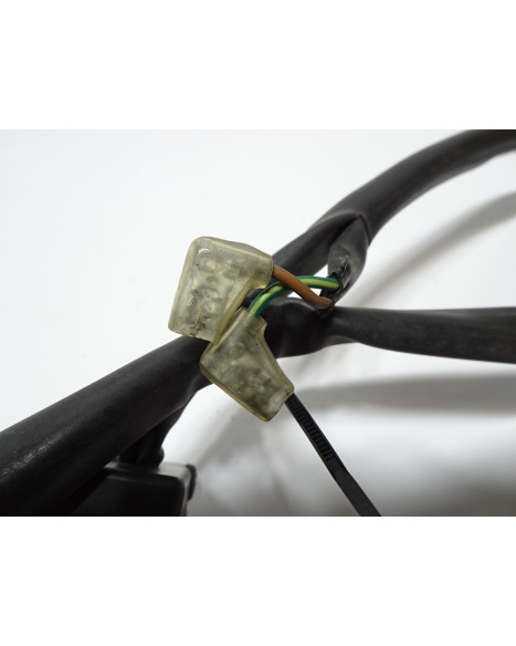 Yamaha YZF1000R Thunderace, omkopplare höger