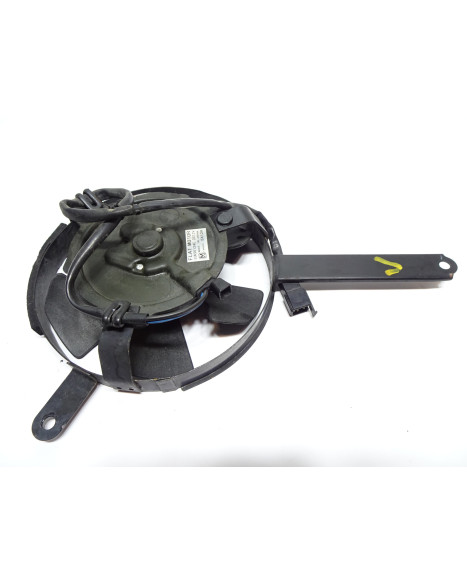 Yamaha YZF1000R Thunderace, kylarfläkt vänster