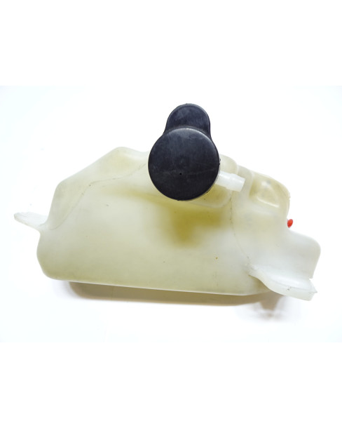 Yamaha YZF1000R Thunderace, expansionskärl 2