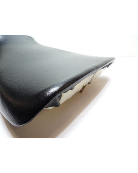 Yamaha YZF1000R Thunderace, sadel