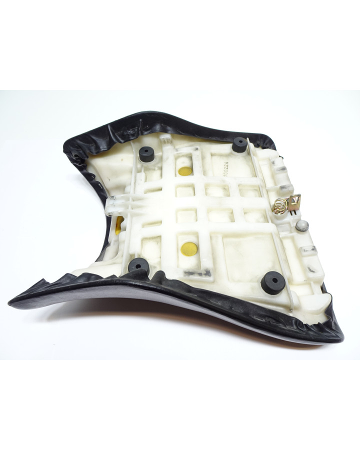 Yamaha YZF1000R Thunderace, sadel