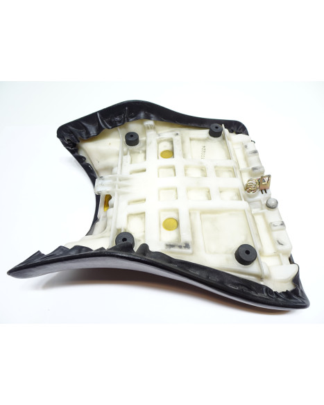 Yamaha YZF1000R Thunderace, sadel