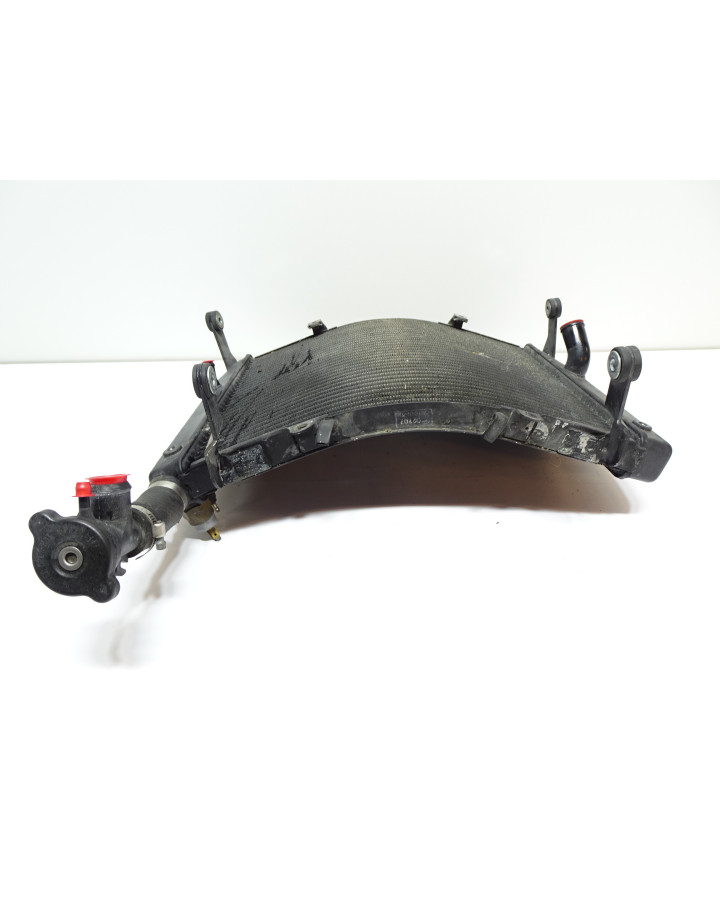 Yamaha YZF1000R Thunderace, kylare