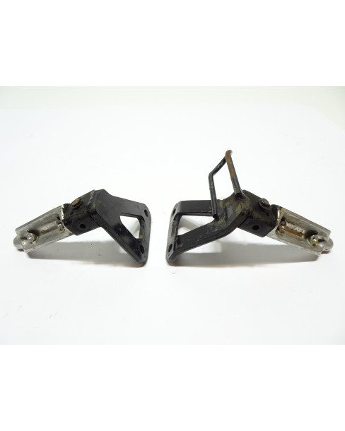 Suzuki DR650SE, passagerarfotpinne komplett (par) 2