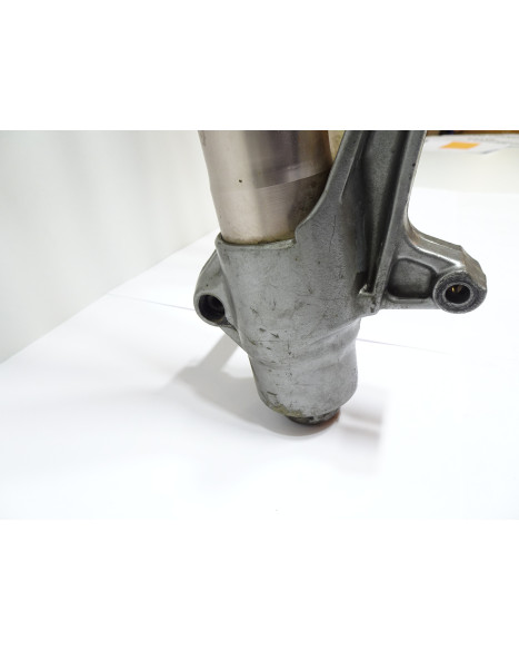 Suzuki DR650SE, framgaffel