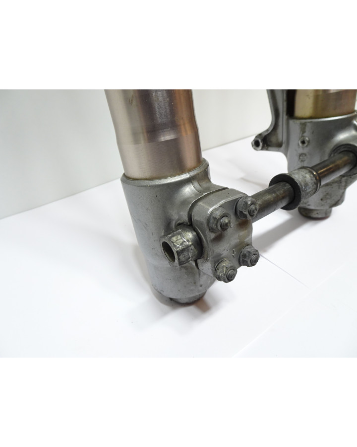 Suzuki DR650SE, framgaffel