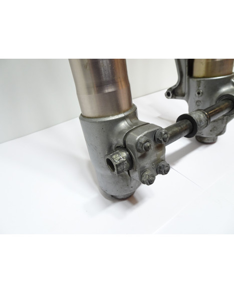 Suzuki DR650SE, framgaffel