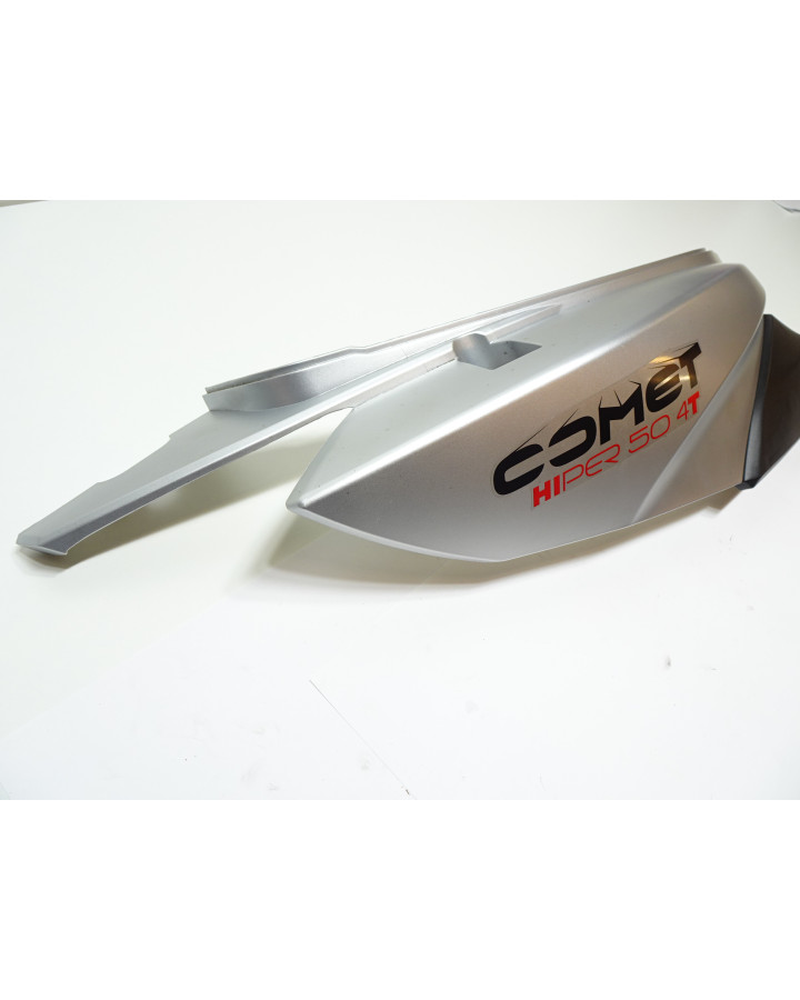 MotoCR Comet, bakre sidokåpa höger