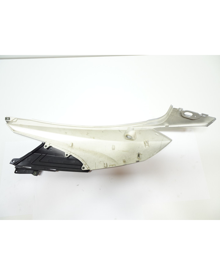 MotoCR Comet, bakre sidokåpa höger