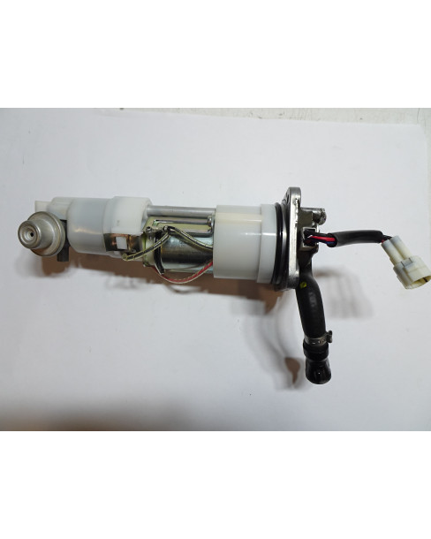 KTM 1290 Super Duke GT, bränslepump 2