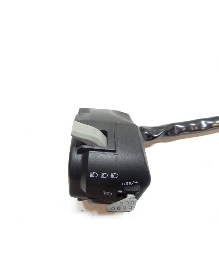 KTM 1290 Super Duke GT, omkopplare vänster