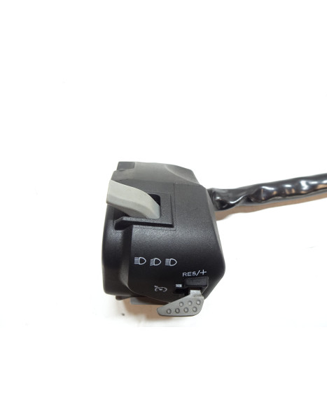 KTM 1290 Super Duke GT, omkopplare vänster