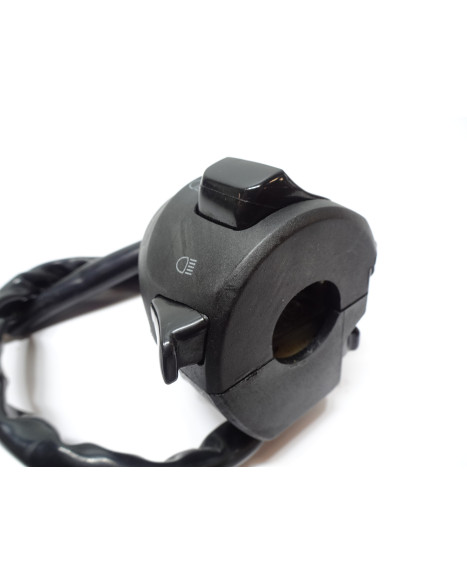 Yamaha X-Max 250, omkopplare vänster