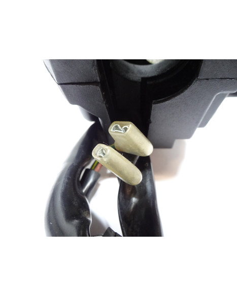 Yamaha X-Max 250, omkopplare vänster