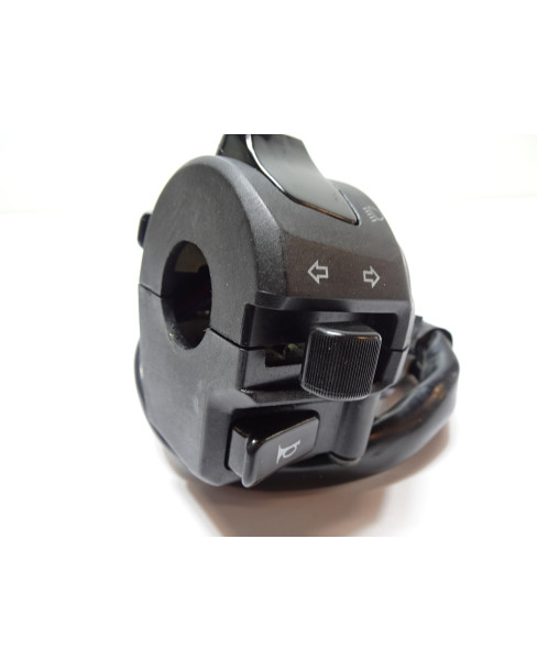 Yamaha X-Max 250, omkopplare vänster 2