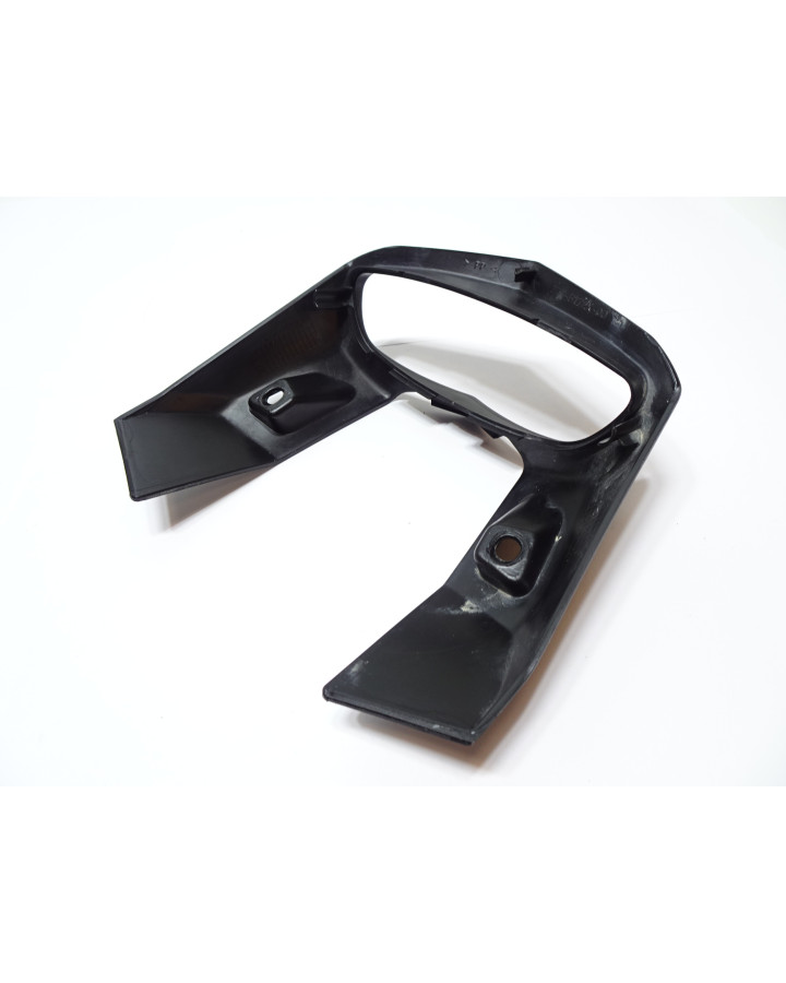 Yamaha MT-125, lyktsarg bak