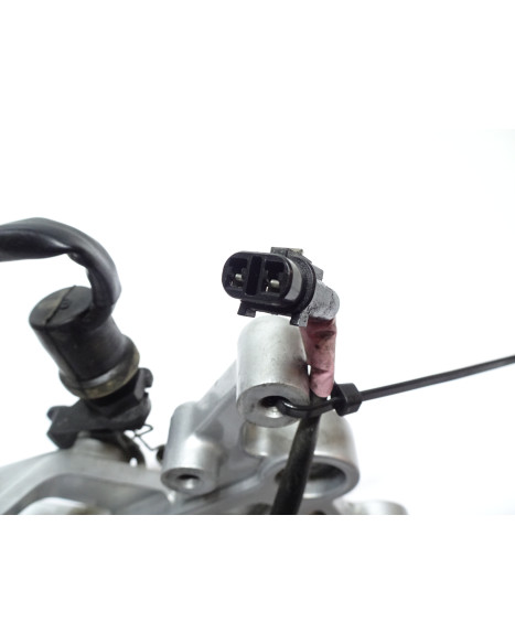 Yamaha MT-125, fotpinne höger komplett