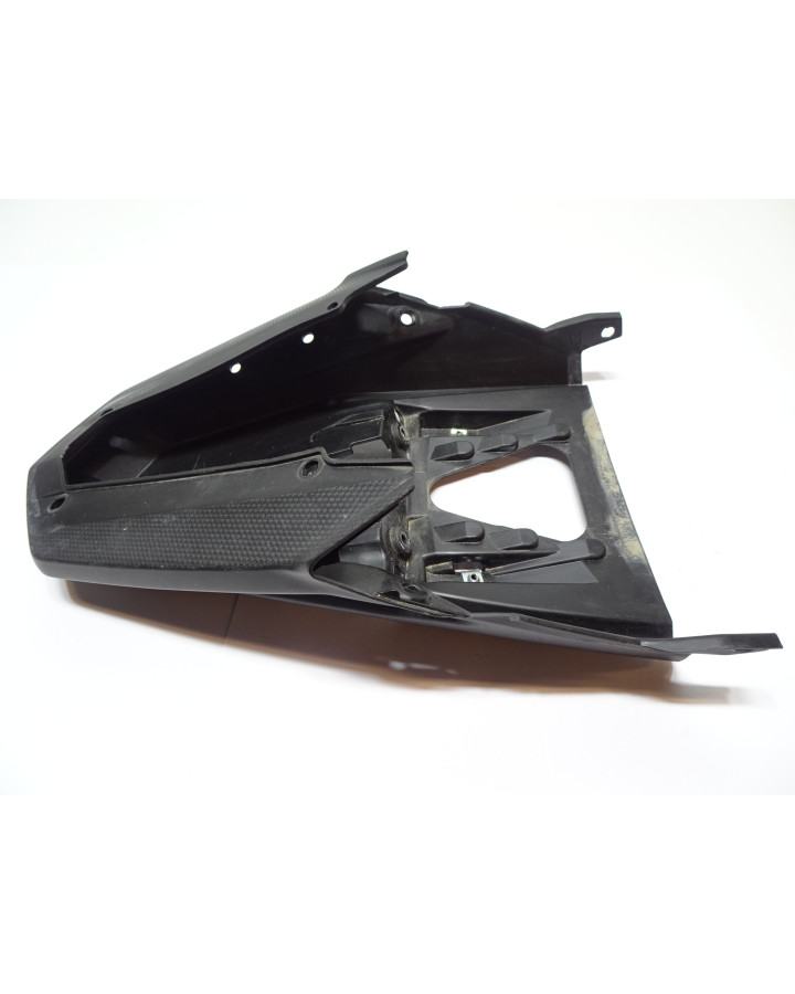 Yamaha MT-125, bakkåpa/lyktsarg