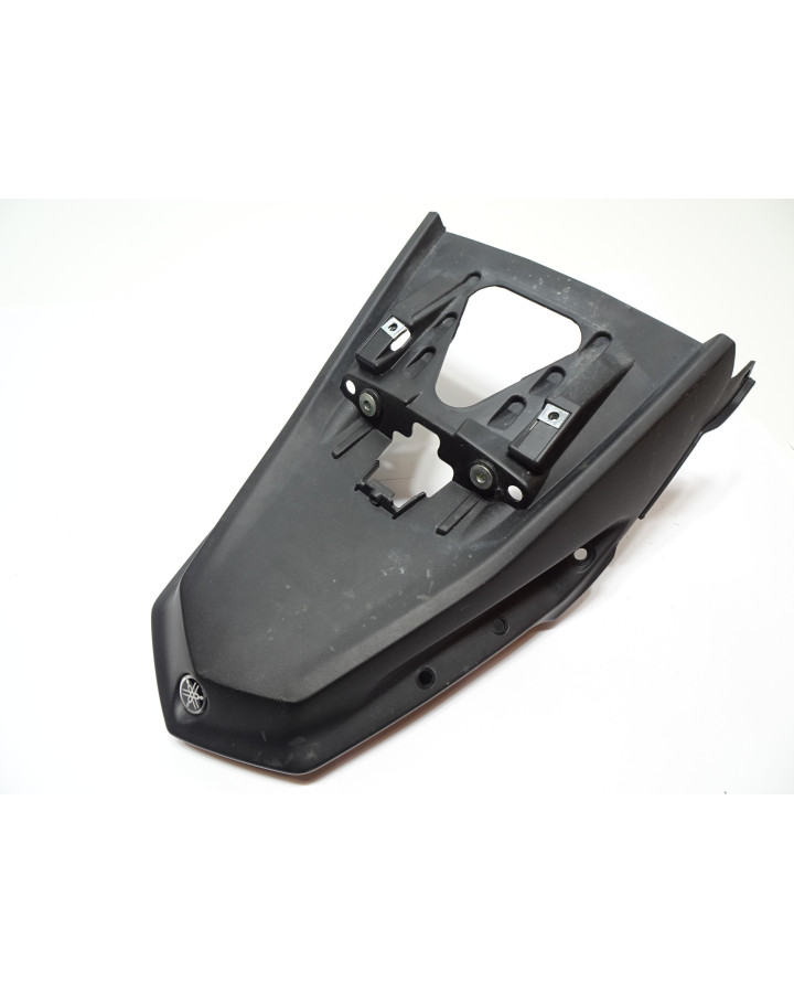 Yamaha MT-125, bakkåpa/lyktsarg