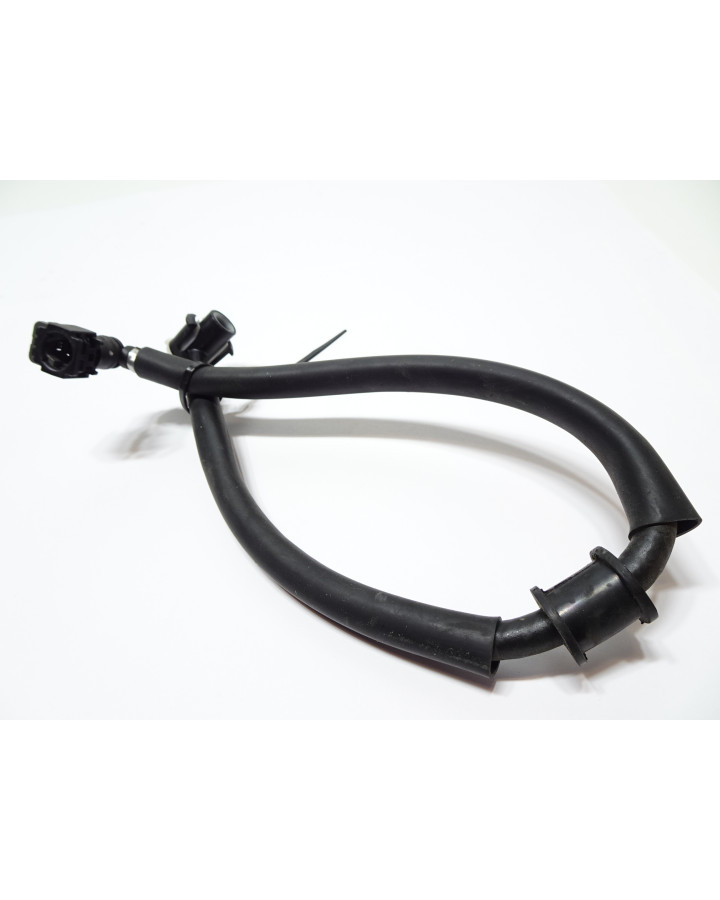 Yamaha MT-125, bränsleslang