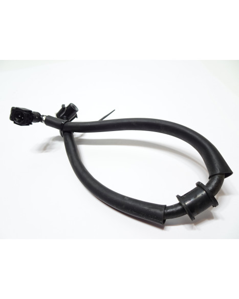 Yamaha MT-125, bränsleslang