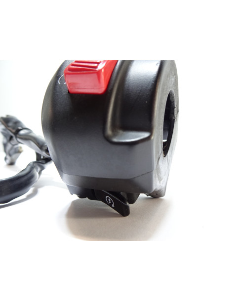 Yamaha MT-125, omkopplare höger 2