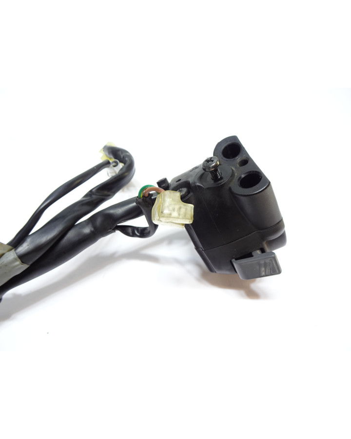 Yamaha MT-125, omkopplare höger