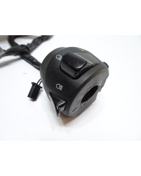 Yamaha MT-125, omkopplare vänster 2