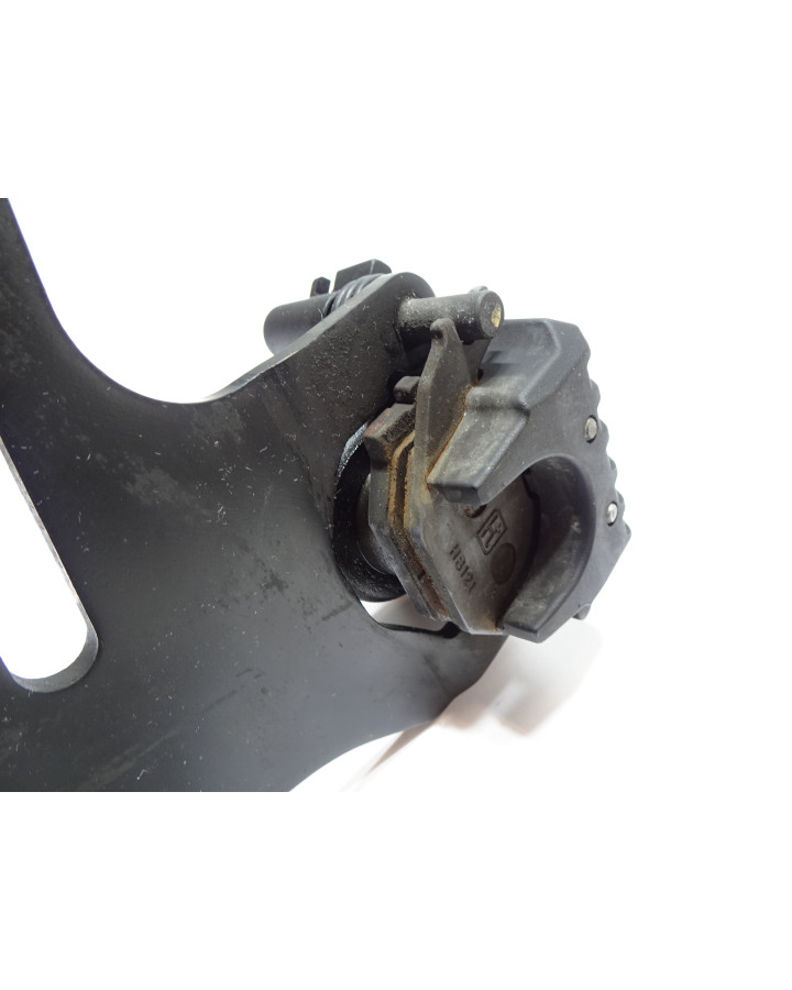 Yamaha MT-125, bromsok bak