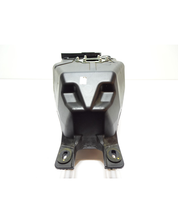 Yamaha YZF-R125/MT-125, bränsletank