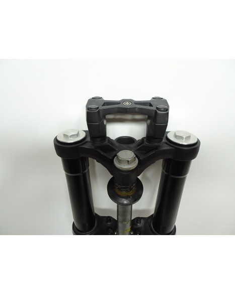 Yamaha MT-125, framgaffel