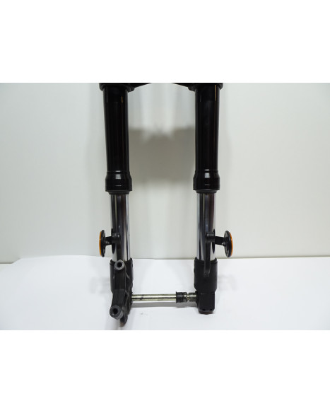 Yamaha MT-125, framgaffel