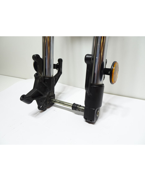 Yamaha MT-125, framgaffel