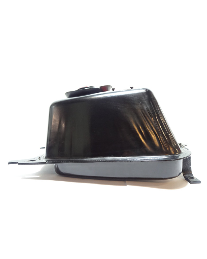 Linhai 300D, bränsletank