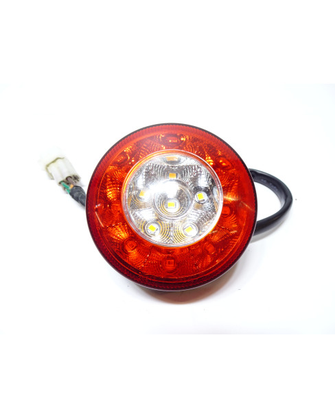 Linhai 300D, baklykta höger