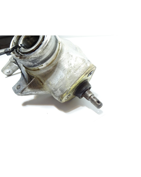 Linhai 300D, spindelhus höger fram