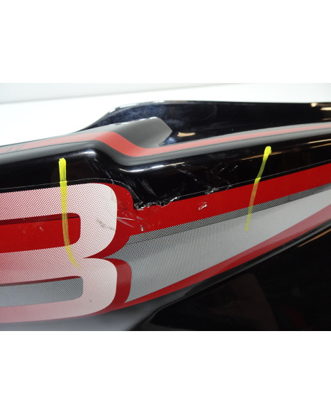 Kymco Super 8, bakre sidokåpa höger