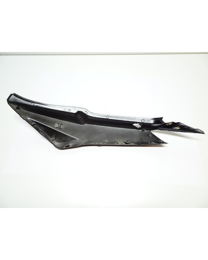 Kymco Super 8, bakre sidokåpa höger