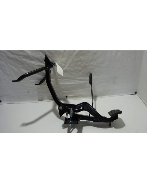 Aixam S9, pedalställ