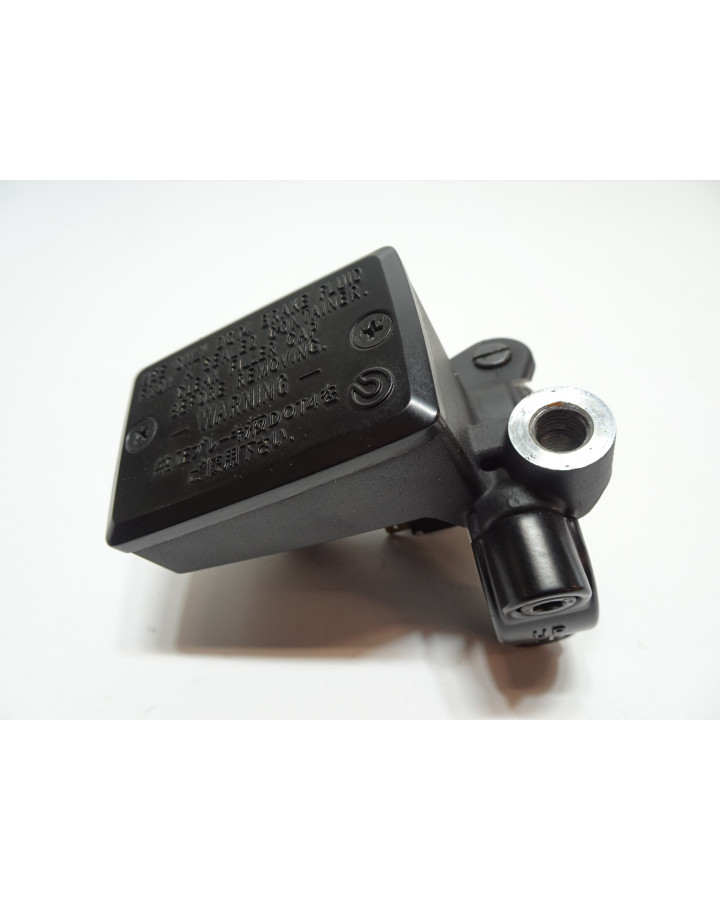 Yamaha MT-07, bromscylinder fram