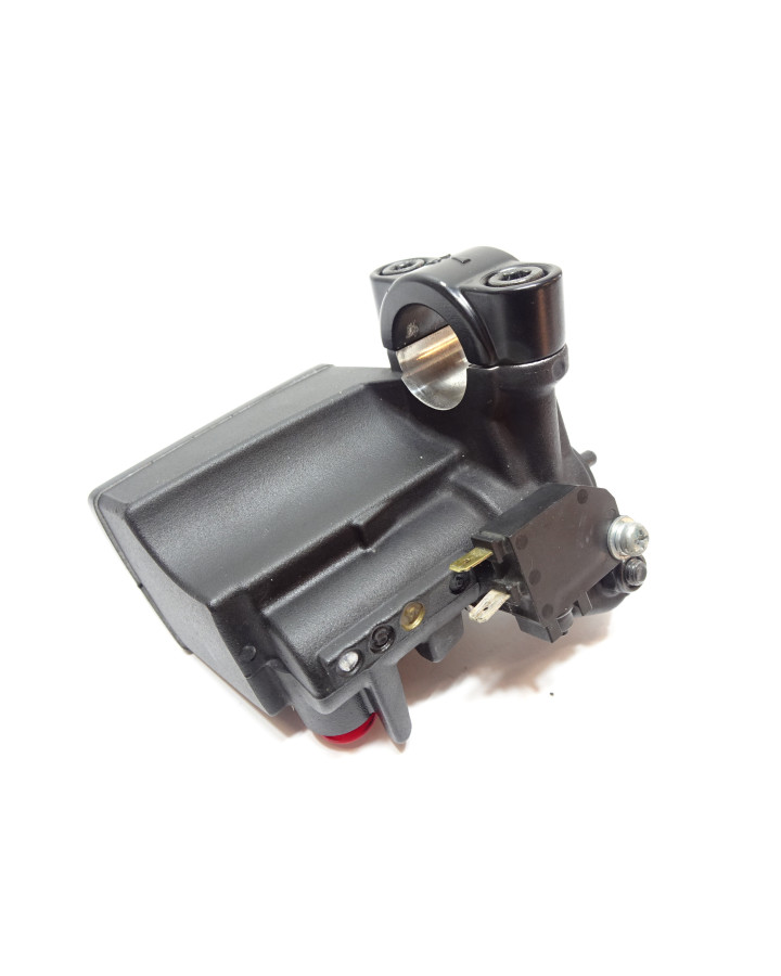 Yamaha MT-07, bromscylinder fram