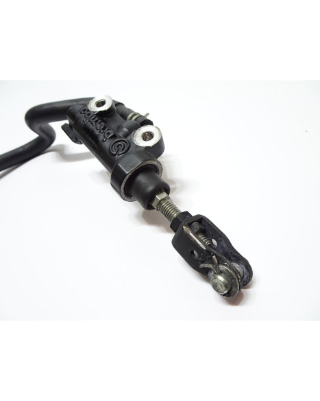 Yamaha MT-07, bromscylinder bak