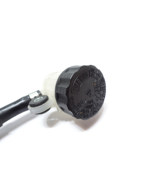 Yamaha MT-07, bromscylinder bak