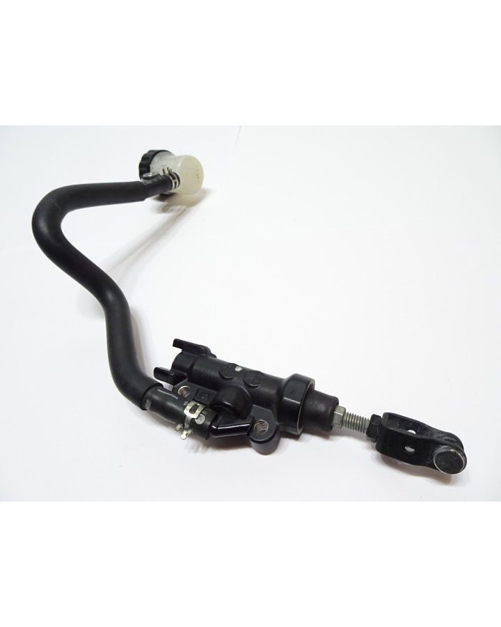 Yamaha MT-07, bromscylinder bak