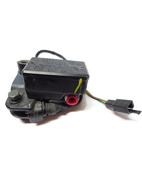 Yamaha XT600E, bromscylinder fram 2